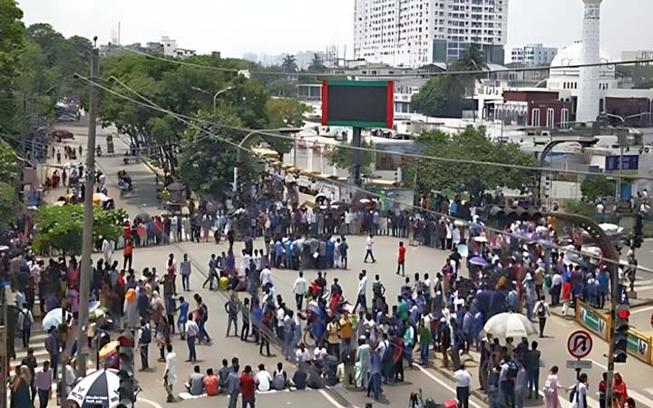 সাত কলেজের শিক্ষার্থীরা ফের আন্দোলনে নামছে